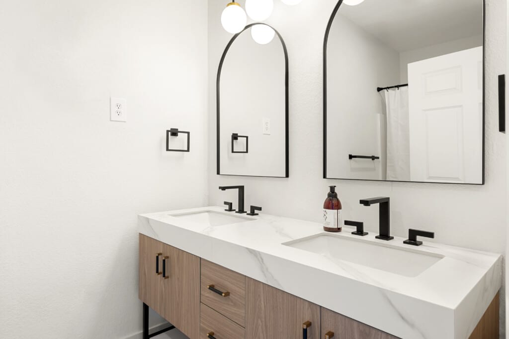245 2nd St BS 50